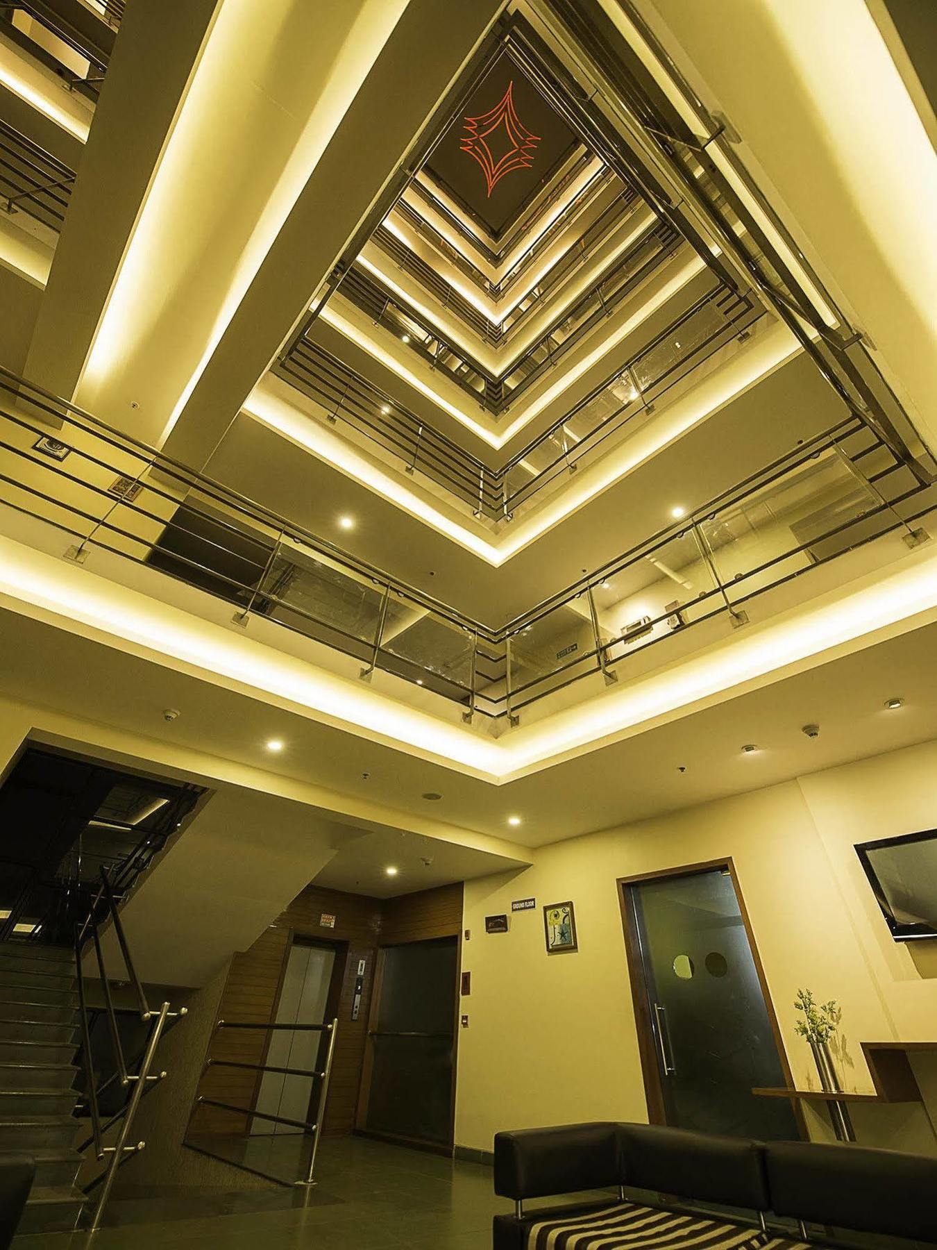 Capital O 16165 Cartier Hotell Bangalore Exteriör bild